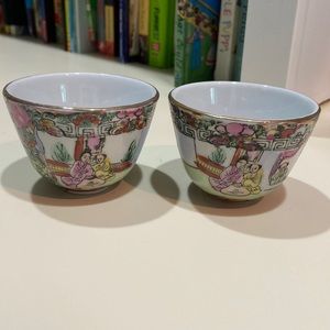 ANTIQUE CHINESE FAMILLE SAKE TEA CUP